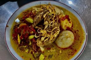 Lontong Cap Go Meh Jadi Perajut Tradisi