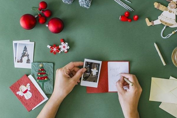 Satu Harapan Warga Masih Minati Kartu Ucapan Natal