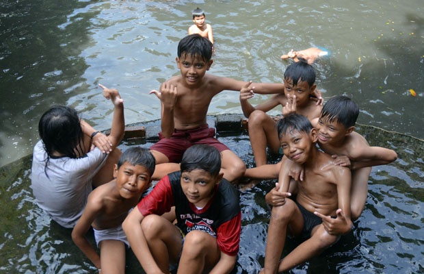 Bermain di Kali, Anak Anak Tak Perdulikan Keselamatan