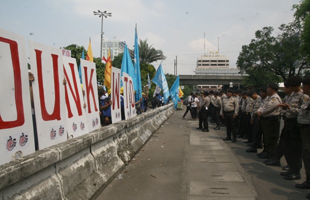 Aksi  Demo Menolak WTO di Kedubes Amerika Serikat