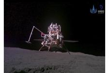 Pesawat Penjelajah Bulan China Kembali ke Bumi Bawa Sampel Batuan