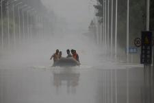 Lebih dari 240.000 Orang Dievakuasi Akibat Hujan Badai di China