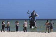 Perang Para Dewa: Mexico Turunkan Patung Poseidon Setelah Berselisih dengan Dewa Lokal