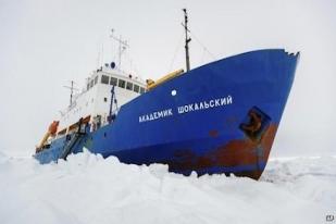 Penyelamatan Kapal Rusia di Antartika Dimulai Kembali