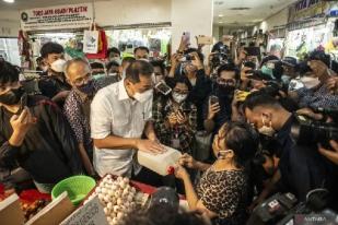 Jutaan Liter Minyak Goreng Lenyap di Jakarta-Medan-Surabaya