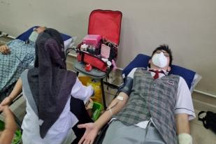 Bantu Penderita DBD, SMAK 1 PENABUR Gelar Aksi Donor Darah