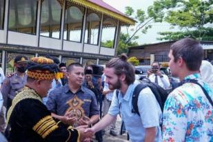 Pelajar AS Belajar Budaya Kampar Riau