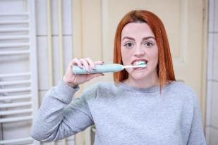Dokter Anjurkan Sikat Gigi Setelah Makan Cegah Plak