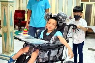 Risma Ajak Anak-anak Semakin Peduli Pada Sekitar