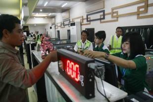 Penerbangan Komersial di Bandara Halim Perdanakusuma Mundur dari Jadwal