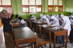 Jakbar Layani Aduan Pungli dan Guru Tak Profesional