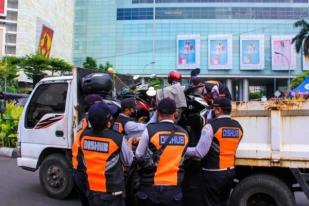 Jakarta Beri 15 Menit Tindak Parkir Liar