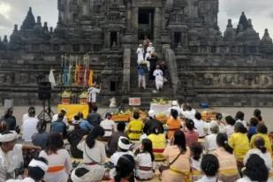 Umat Hindu Dunia dapat Ibadah Rutin di Candi Prambanan