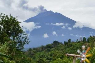 Gunung Kerinci Erupsi