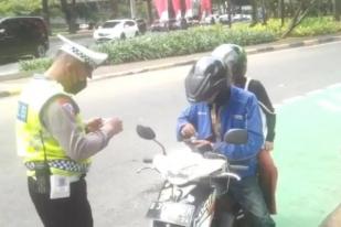 Polri Tindak Sepeda Motor yang Melaju di Jalur Cepat