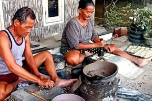 Jajanan Emping Melinjo Magetan Ramai Dipesan Jelang Ramadhan