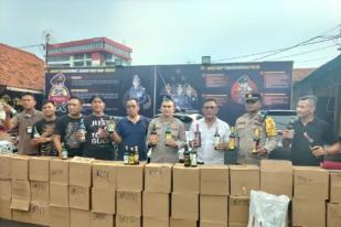 Polisi RW Palmerah Sita 600 Botol Miras