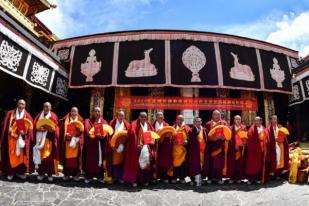 13 Biksu Tibet Raih Gelar Geshe Lharampa