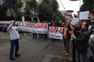 Mahasiswa Suriah di Italia Protes Dukungan Arab Saudi pada Kelompok Bersenjata di Suriah