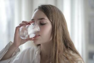 Minum Segelas Air dapat Perbaiki Suasana Hati dan Pikiran