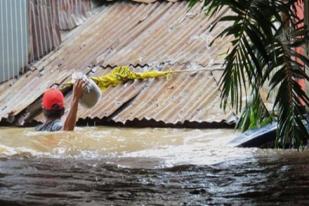 Banjir Masih Rendam 33 Kecamatan di Jakarta