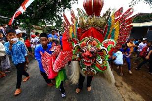 Menteri Pariwisata Ramaikan Tradisi Barong Ider Bumi Banyuwangi