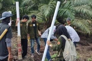 Tim Unja Buat Inovasi Pasang Sumur Pantau Lahan Gambut