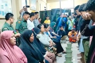 Pelaku Tawuran di Johar Baru Dihukum Mencuci Kaki Orang Tua