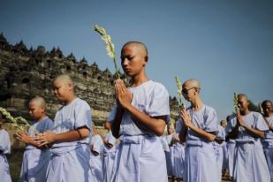 Borobudur Gelar Pabbajja Samanera Bagi Calon Biksu