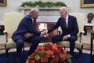 Joe Biden Angkat Isu Sandera AS di Gaza Selama Pertemuan Dengan Donald Trump