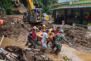 Kemensos Bantu Pencarian Korban Longsor di Karo