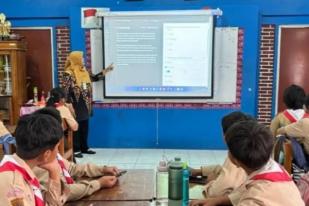 Guru Gunakan AI Tingkatkan Keterampilan Baca Siswa