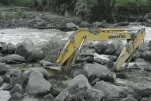 Jalur Kediri-Malang Ditutup Akibat Terjangan Lahar Dingin Gunung Kelud