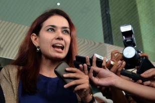 Catherine Wilson Bantah Terima Uang Wawan