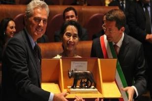 Aung San Suu Kyi Jadi Warga Kehormatan Roma