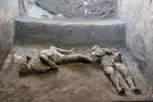 Temuan Baru Sisa Tubuh Manusia dari Abu Letusan Gunung Pompeii