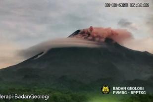 Gunung Merapi Luncurkan Awan Panas Guguran Hingga 1.500 Meter