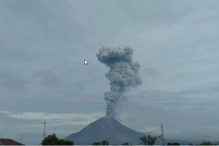 Gunung Sinabung Meletus, Lontarkan Abu Vulkanik Hingga 2.800 Meter