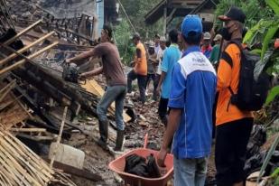 Tanah Longsor di Tulungagung, Jembatan Rusak dan 270 KK Terisolir