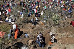 Batu Permata Besar Yang Ditemukan di Afrika Selatan, Ternyata Hanya Kuarsa