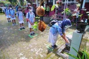 Mencegah Penyebaran COVID-19 di Sekolah Agar PTM Terus Berlangsung