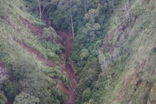 Banjir Bandang di Kota Batu Akibat Longsor di Hulu Sungai