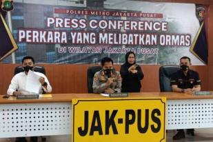 Polisi Segel Kantor Ormas PP dan FBR di Jakarta