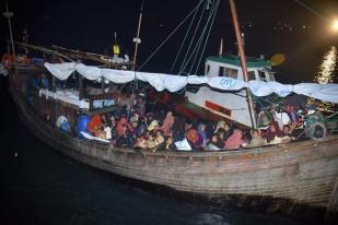 120 Rohingya Mendarat di Aceh, Setelah Berhari-hari Terapung-apung di Laut