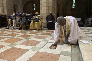 Jenazah Tutu Dimakamkan di Katedral St George, Cape Town