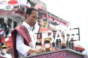 Jokowi Resmikan Tujuh Pelabuhan Penyebaran di Danau Toba