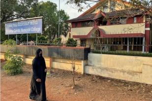 India: Mahasiswi Boleh Mengenakan Jilbab di Kampus, Tapi Dilepaskan di Kelas