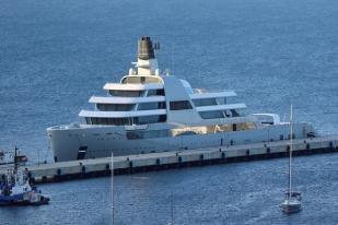 Hindari Sanksi, Abramovich Pindahkan Superyachtnya ke Turki