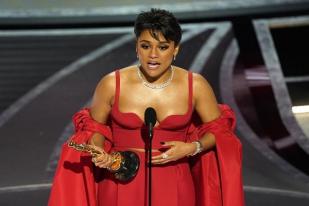 Piala Oscar: Ariana DeBose, Aktris Pendukung Terbaik di Film “West Side Story”