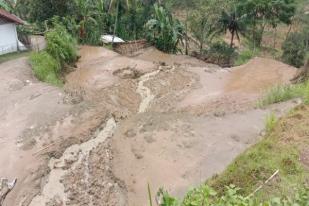 Tanah Longsor Di Cilacap, 215 Jiwa Terdampak